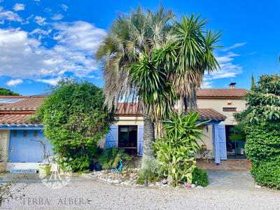 Villa - 285 m² - 10 pièces