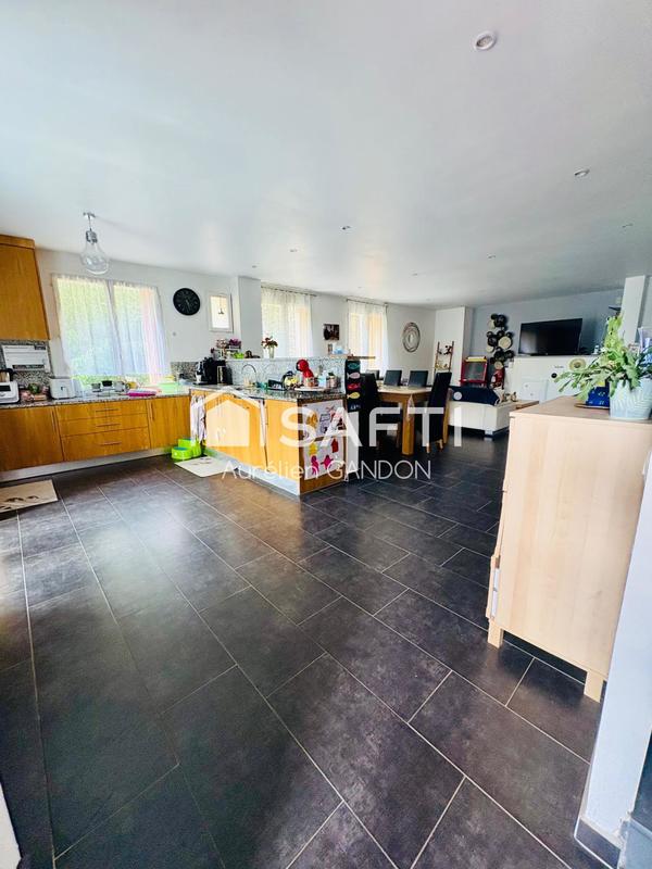 Maison - 184 m² - 9 pièces