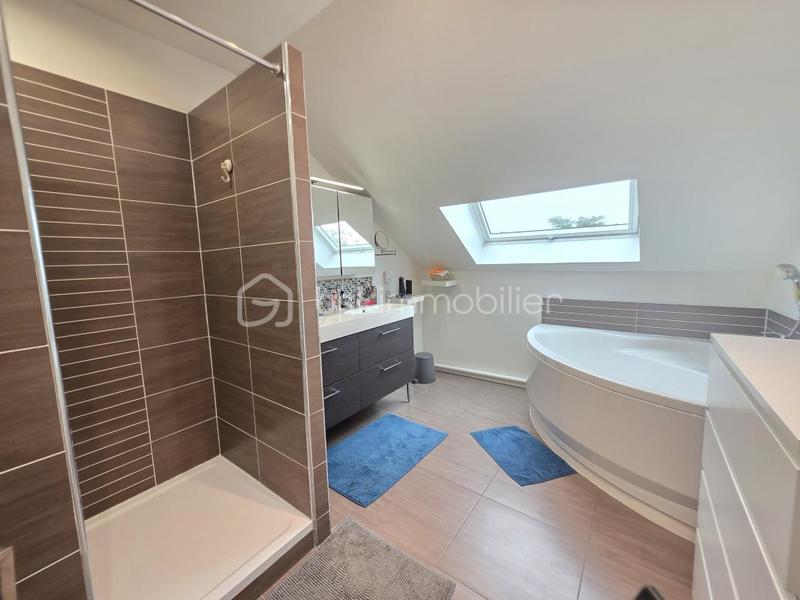 Maison - 193 m² - 8 pièces