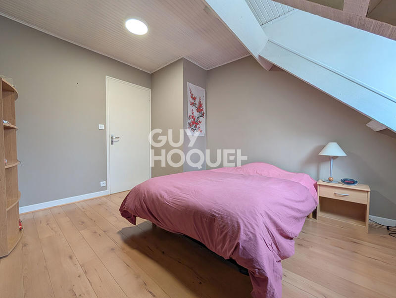 Maison - 198 m² - 8 pièces