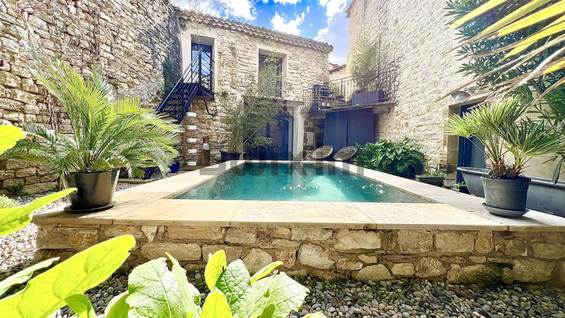 Maison de village - 310 m² - 6 pièces