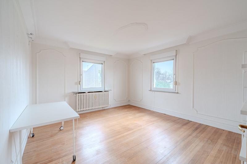 Maison - 393 m² - 15 pièces