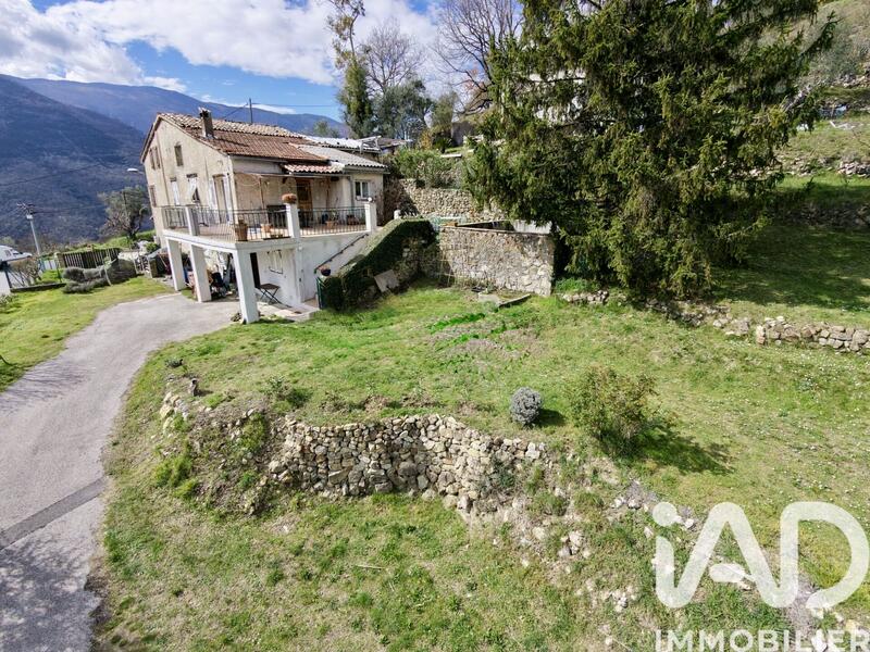 Maison - 97 m² - 5 pièces