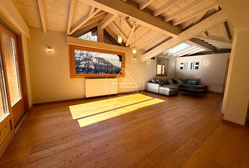 Châlet - 278 m² - 7 pièces