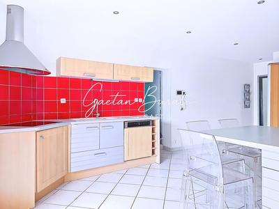 Maison - 186 m² - 6 pièces