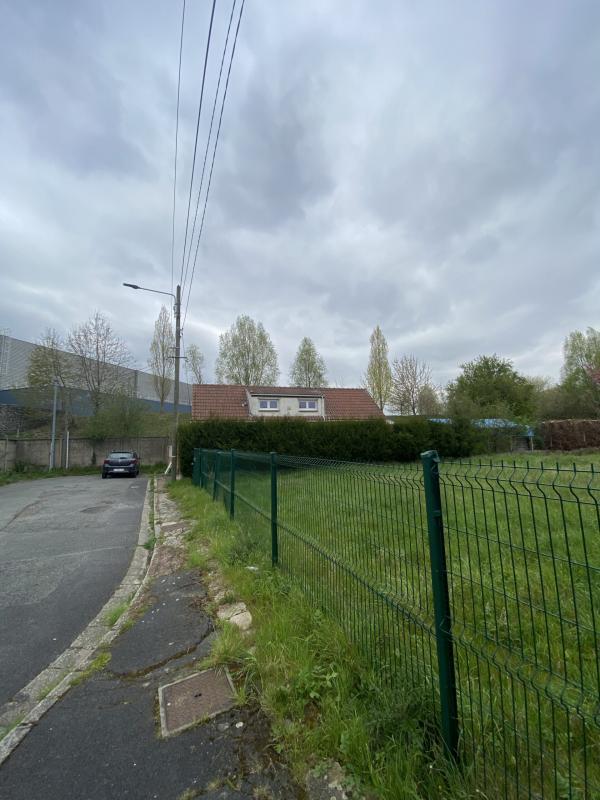 Terrain constructible - 1 195 m²