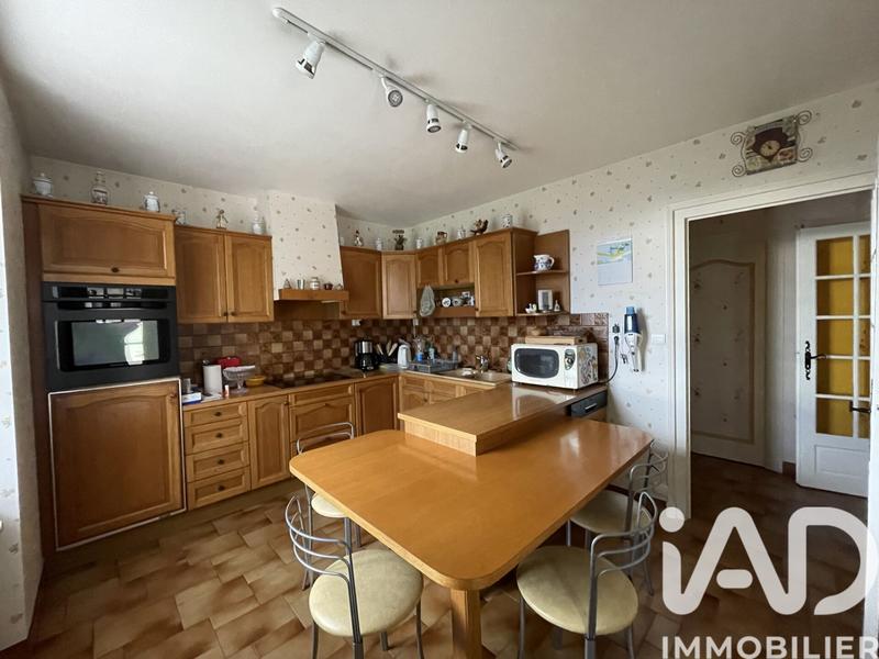 Maison - 180 m² - 7 pièces