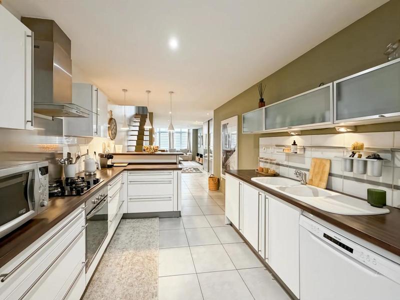 Appartement - 85 m² - 3 pièces