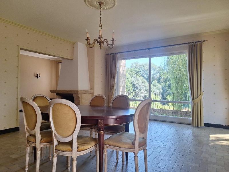 Maison traditionnelle - 168 m² - 10 pièces