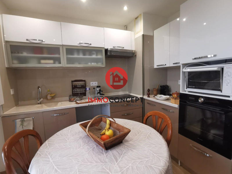 Appartement - 80 m² - 4 pièces