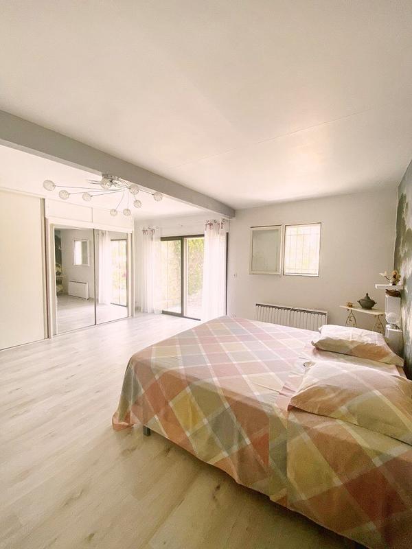 Villa - 210 m² - 8 pièces