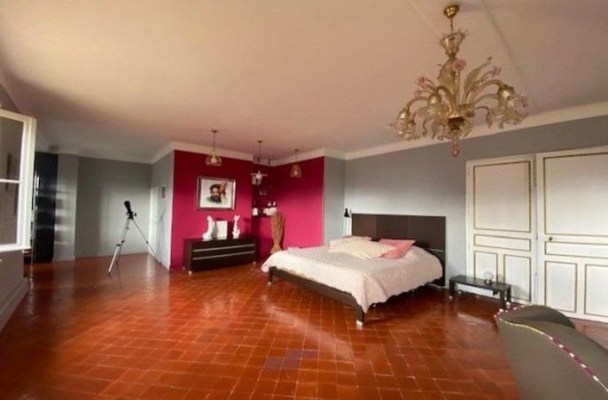 Manoir - 1 750 m² - 30 pièces