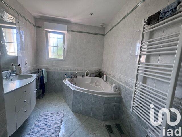 Maison - 205 m² - 7 pièces