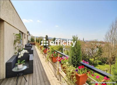 Appartement - 130 m² - 4 pièces