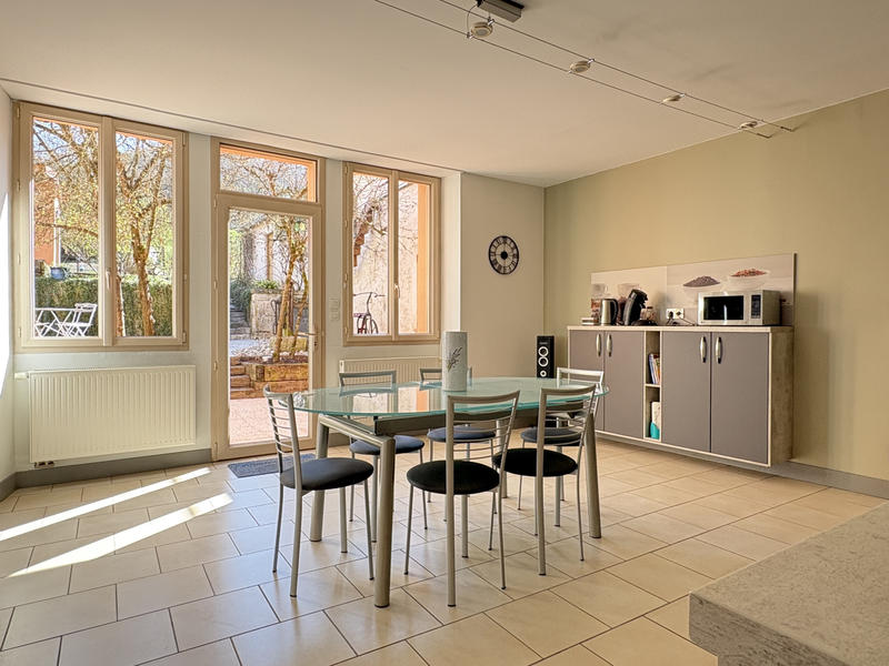 Maison - 438 m² - 14 pièces