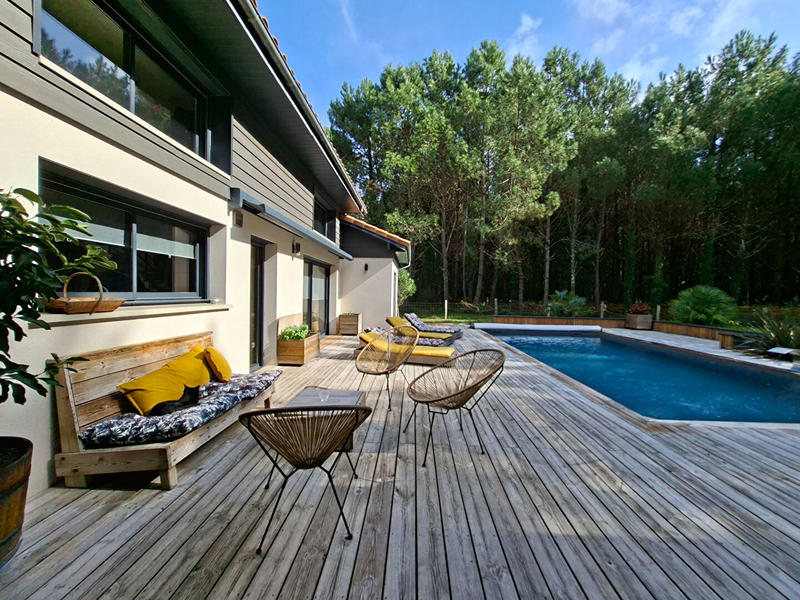 Maison - 311 m² - 10 pièces