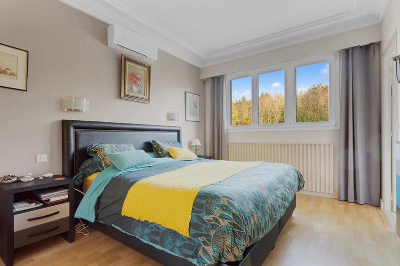 Maison - 238 m² - 11 pièces