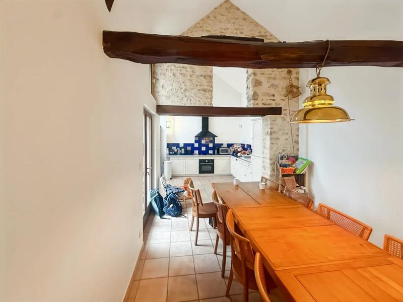 Maison - 240 m² - 9 pièces