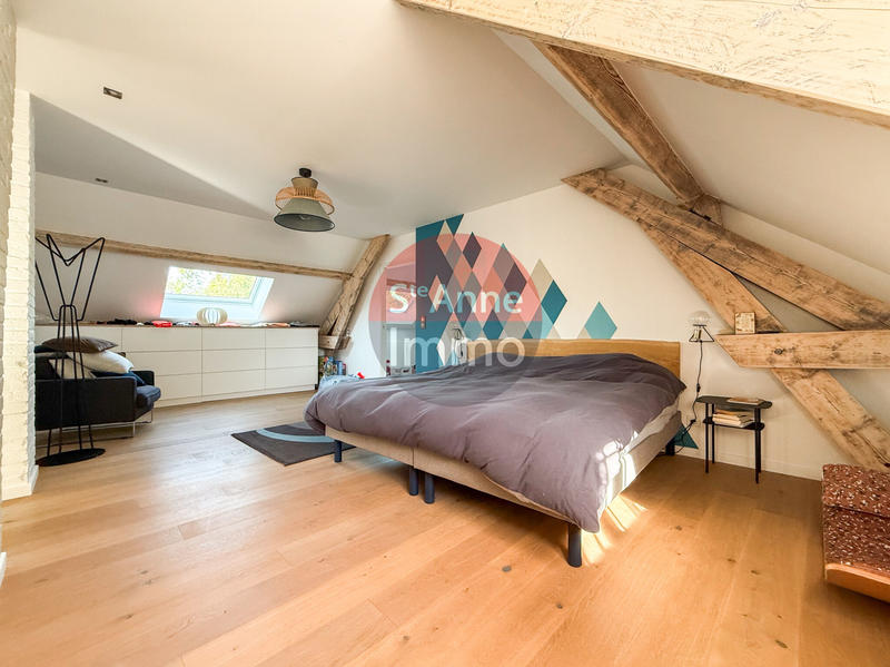 Maison - 230 m² - 6 pièces