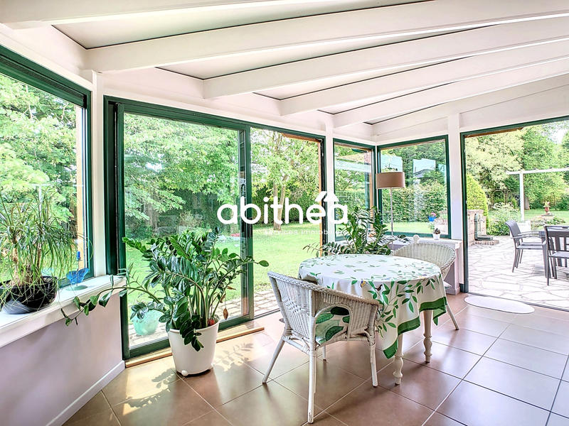 Maison - 252 m² - 10 pièces