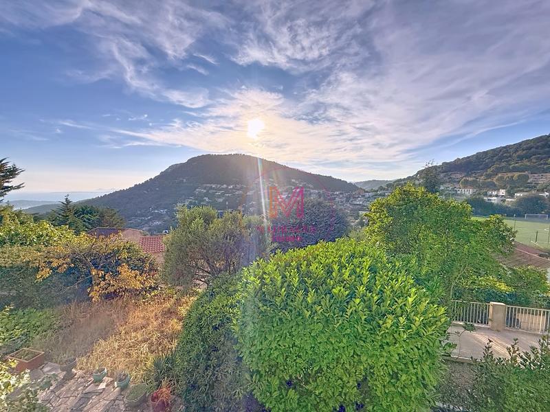 Maison - 100 m² - 6 pièces