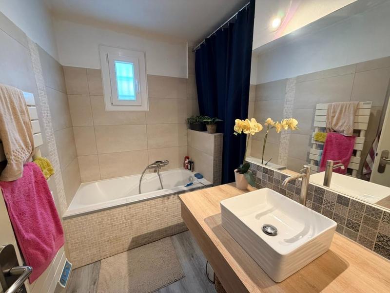 Maison - 111 m² - 5 pièces