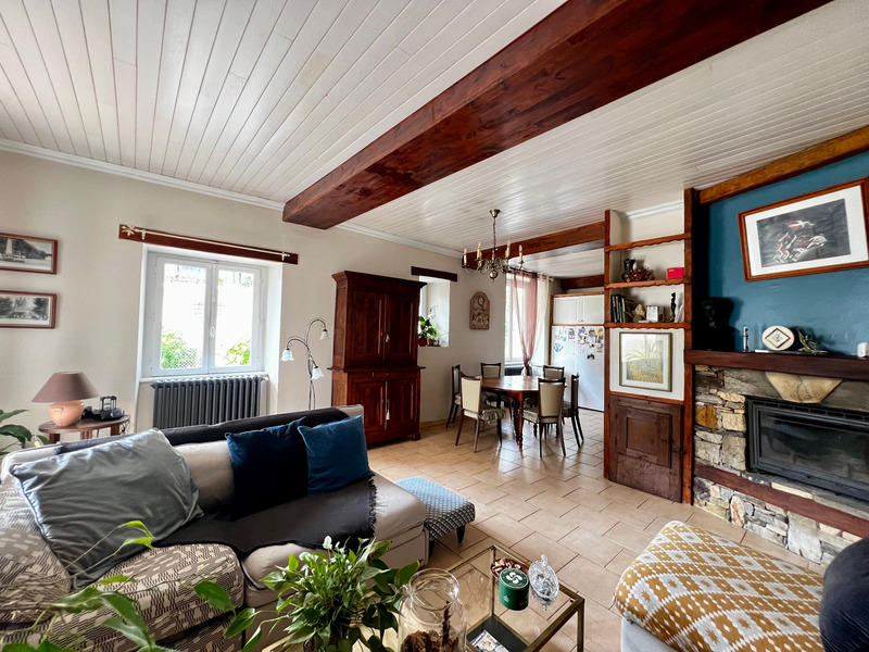 Maison - 211 m² - 6 pièces