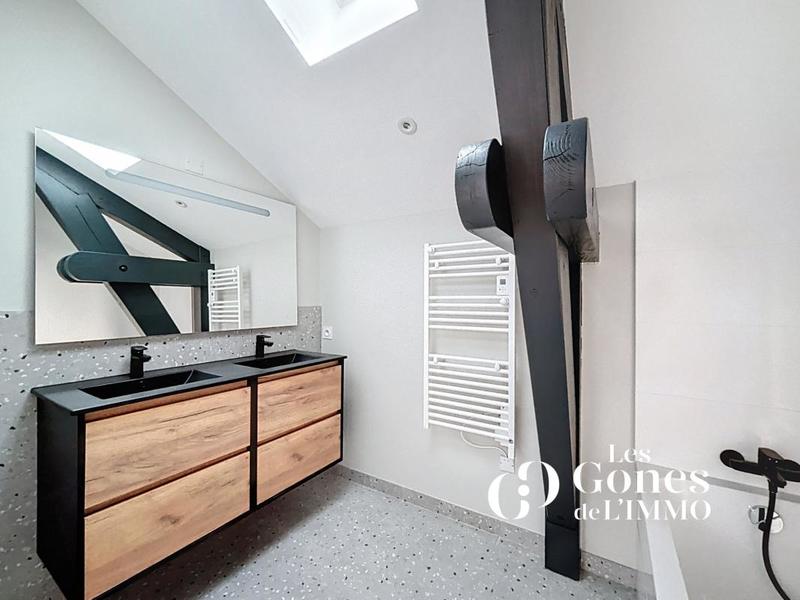 Loft - 113 m² - 4 pièces