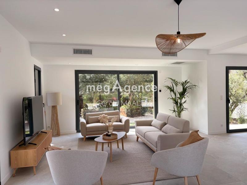 Villa - 243 m² - 7 pièces