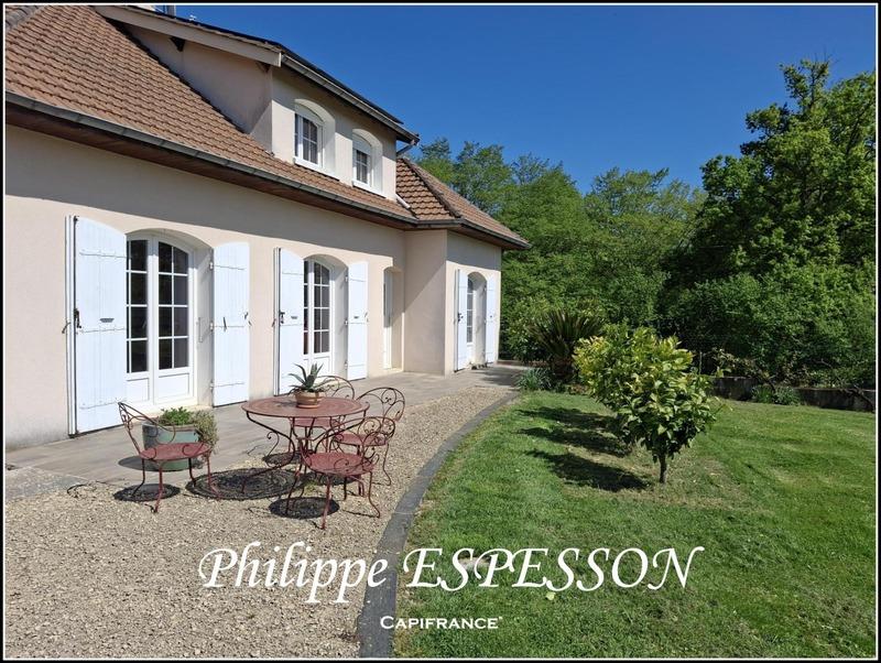 Propriété - 153 m² - 7 pièces