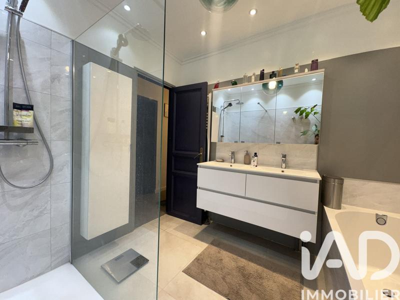 Maison - 195 m² - 7 pièces