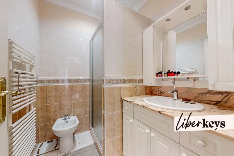 Villa - 200 m² - 7 pièces