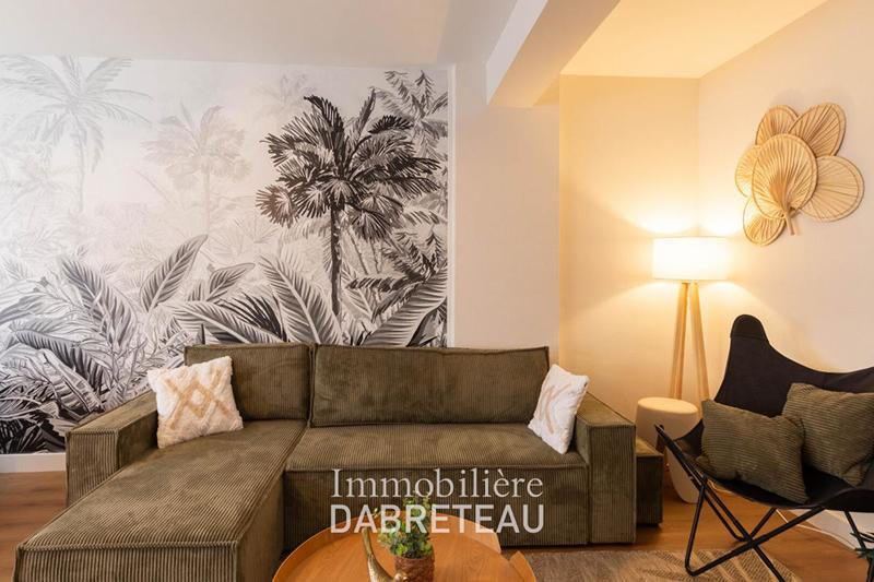 Appartement - 128 m² - 8 pièces