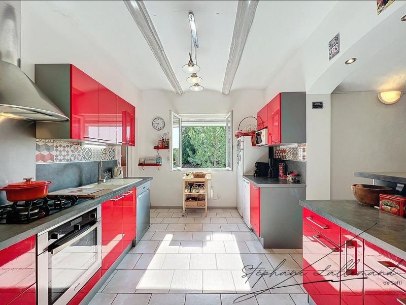 Maison - 299 m² - 11 pièces