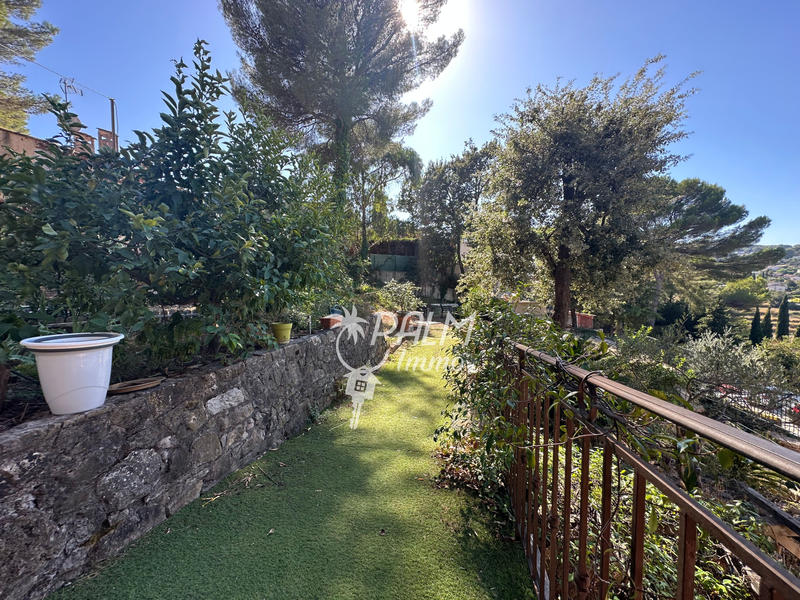 Appartement - 100 m² - 4 pièces