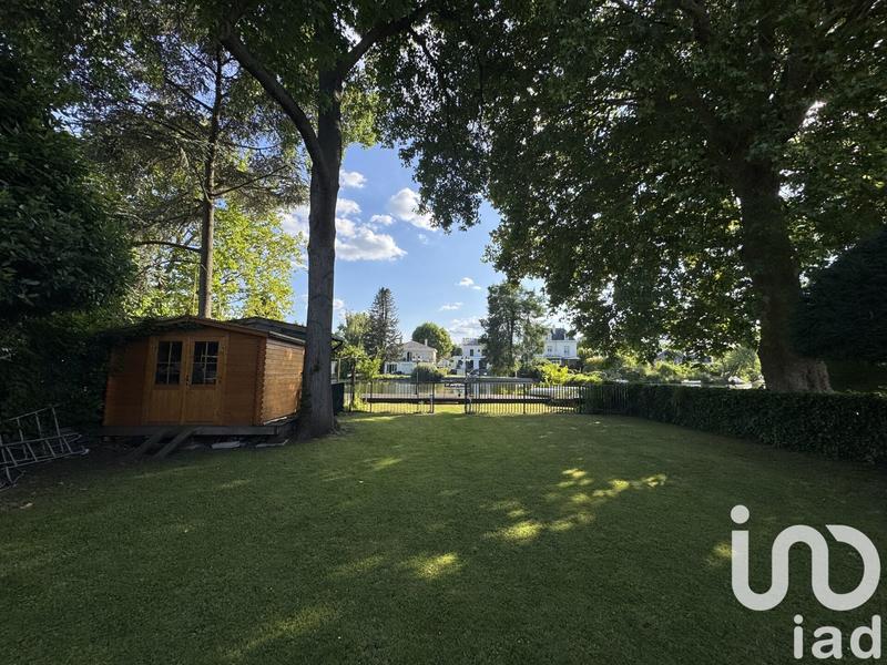 Maison - 327 m² - 11 pièces