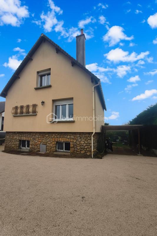 Maison - 90 m² - 5 pièces