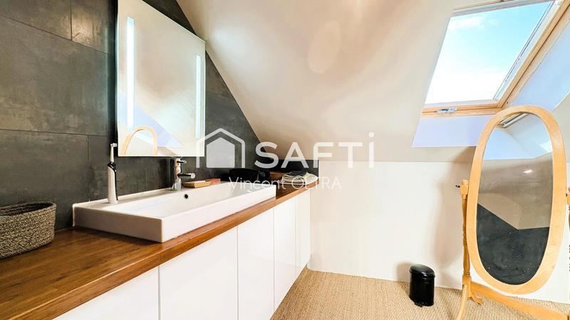 Maison - 168 m² - 9 pièces