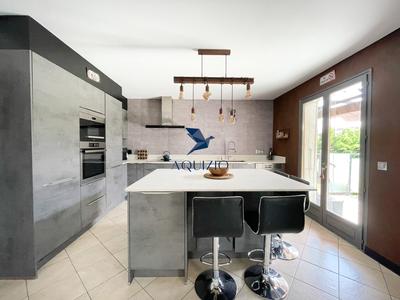 Maison - 230 m² - 7 pièces