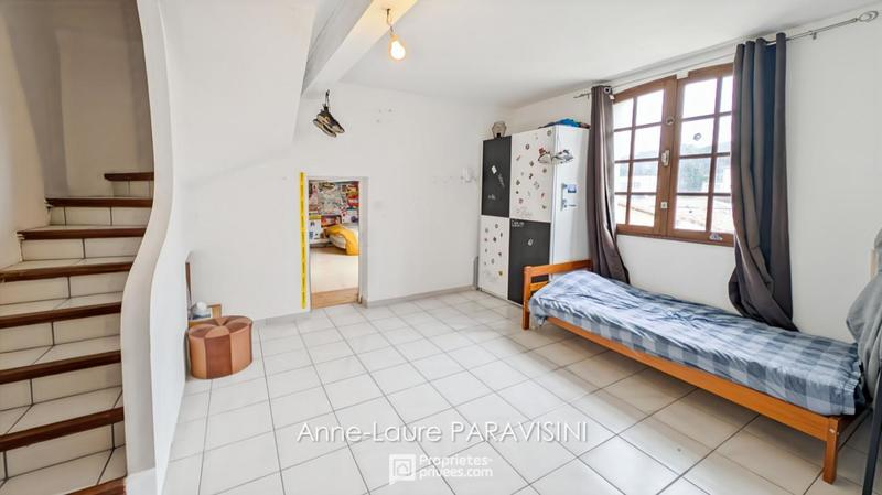 Maison - 270 m² - 10 pièces