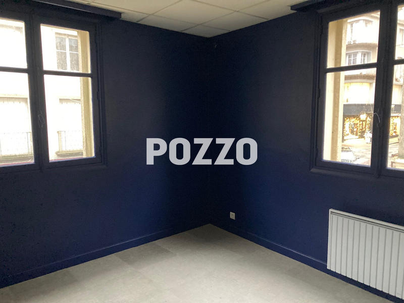 Local commercial - 190 m² - 8 pièces