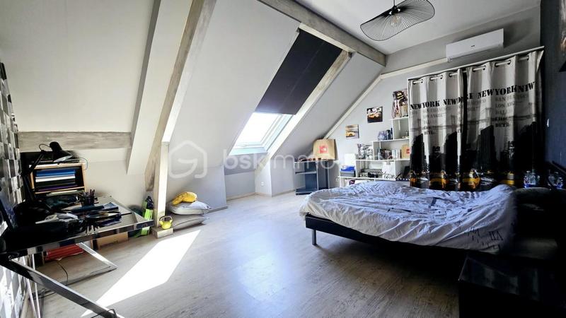 Maison - 230 m² - 7 pièces