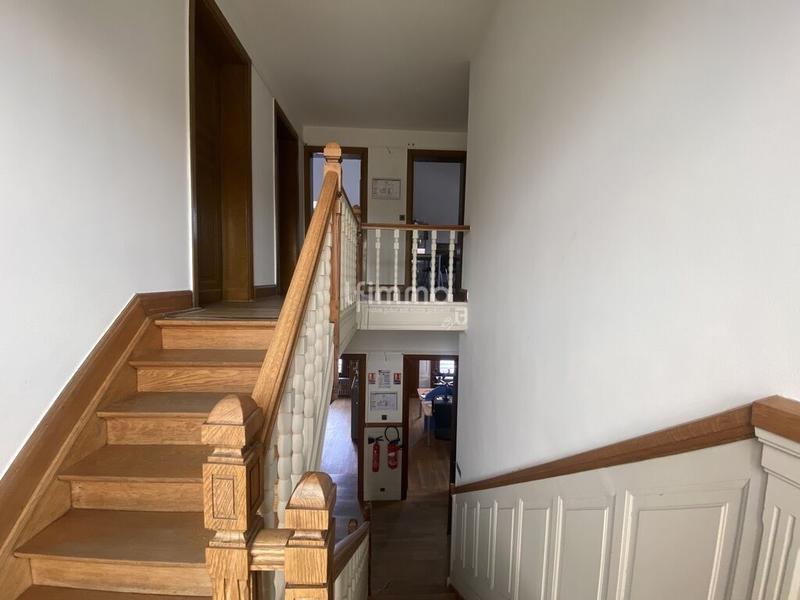 Maison - 239 m² - 12 pièces