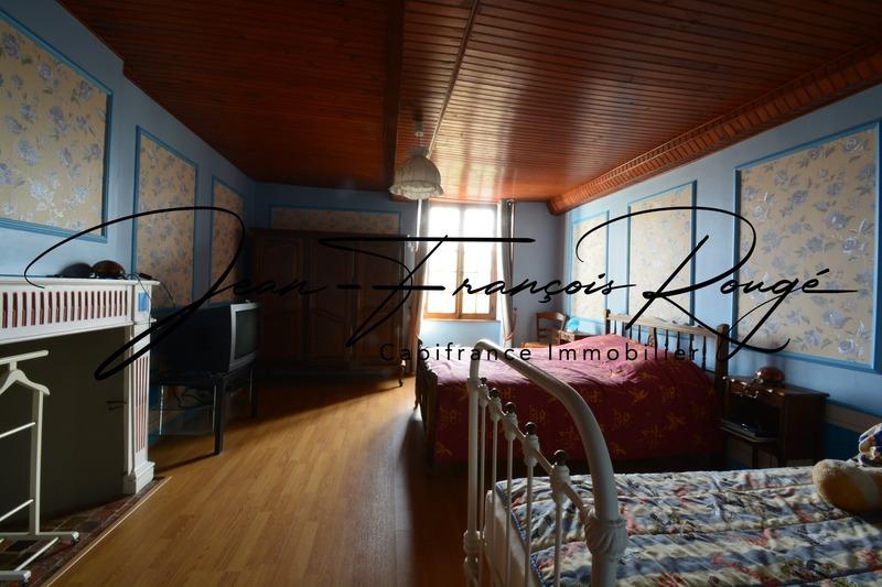 Maison - 290 m² - 9 pièces