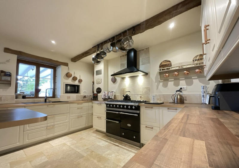 Maison - 231 m² - 8 pièces