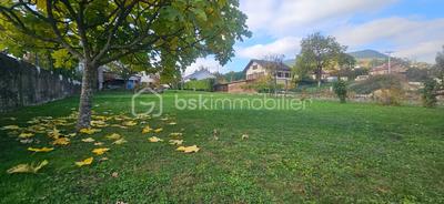 Maison - 235 m² - 5 pièces