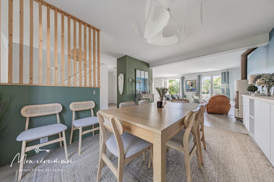 Maison - 207 m² - 8 pièces