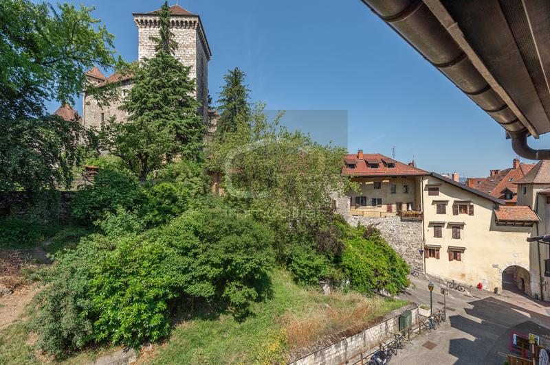 Appartement ancien - 97 m² - 5 pièces