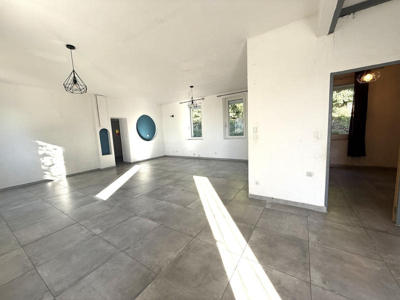 Maison - 158 m² - 6 pièces