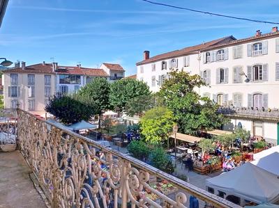 Appartement - 170 m² - 7 pièces